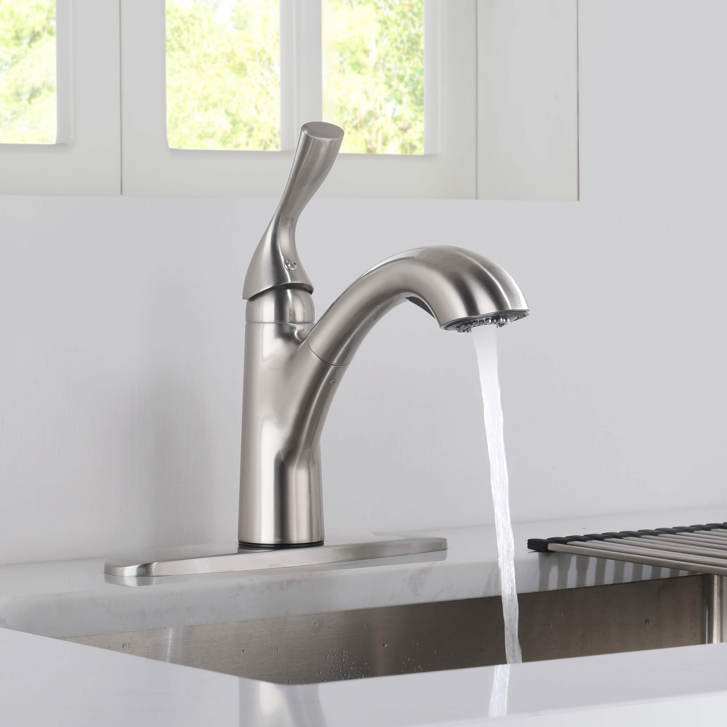 Single Handle Pull Out Kitchen Faucet - F103