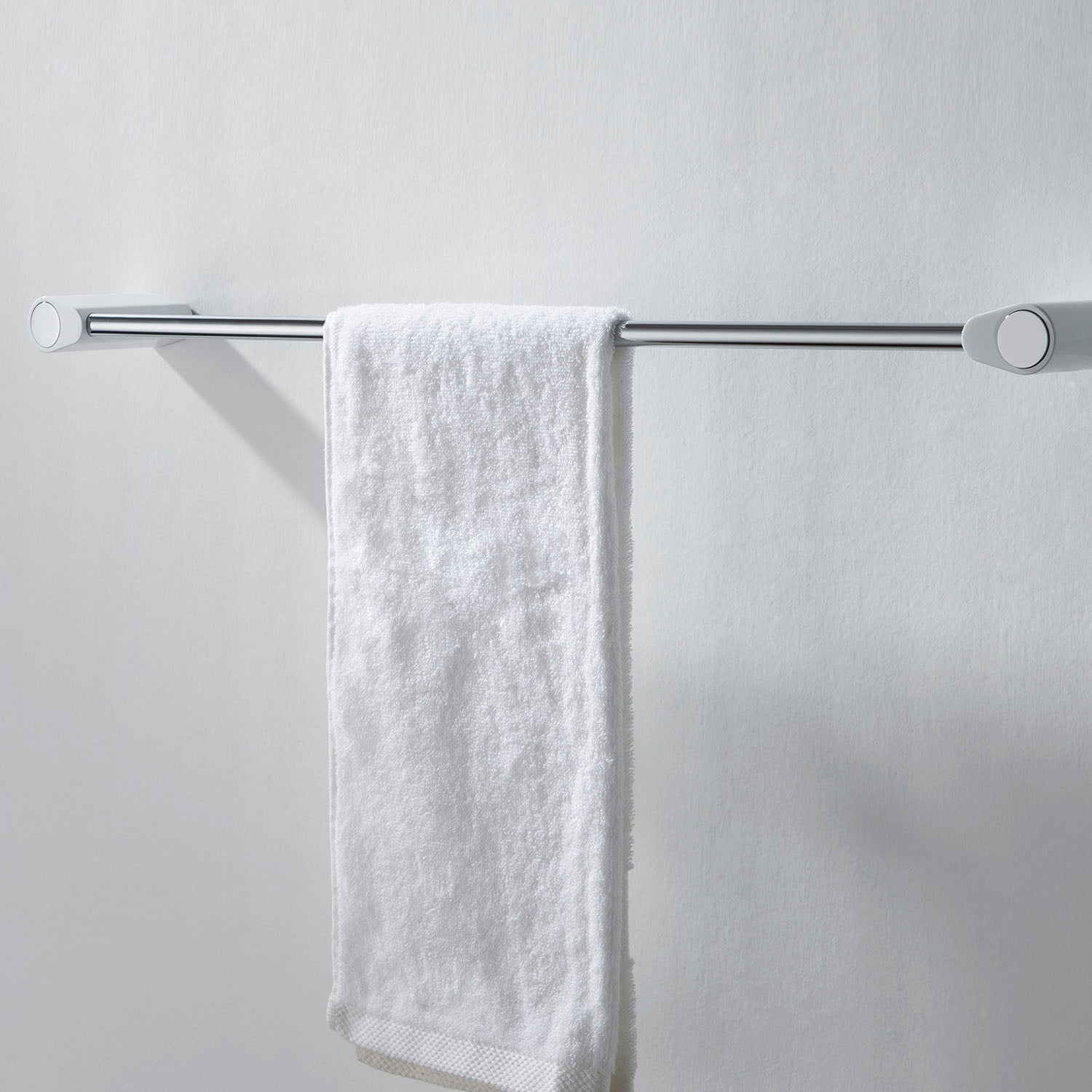 Bathroom Hardware Accessory 24.6 Inch Wall Mounted Towel Bar KBA1304