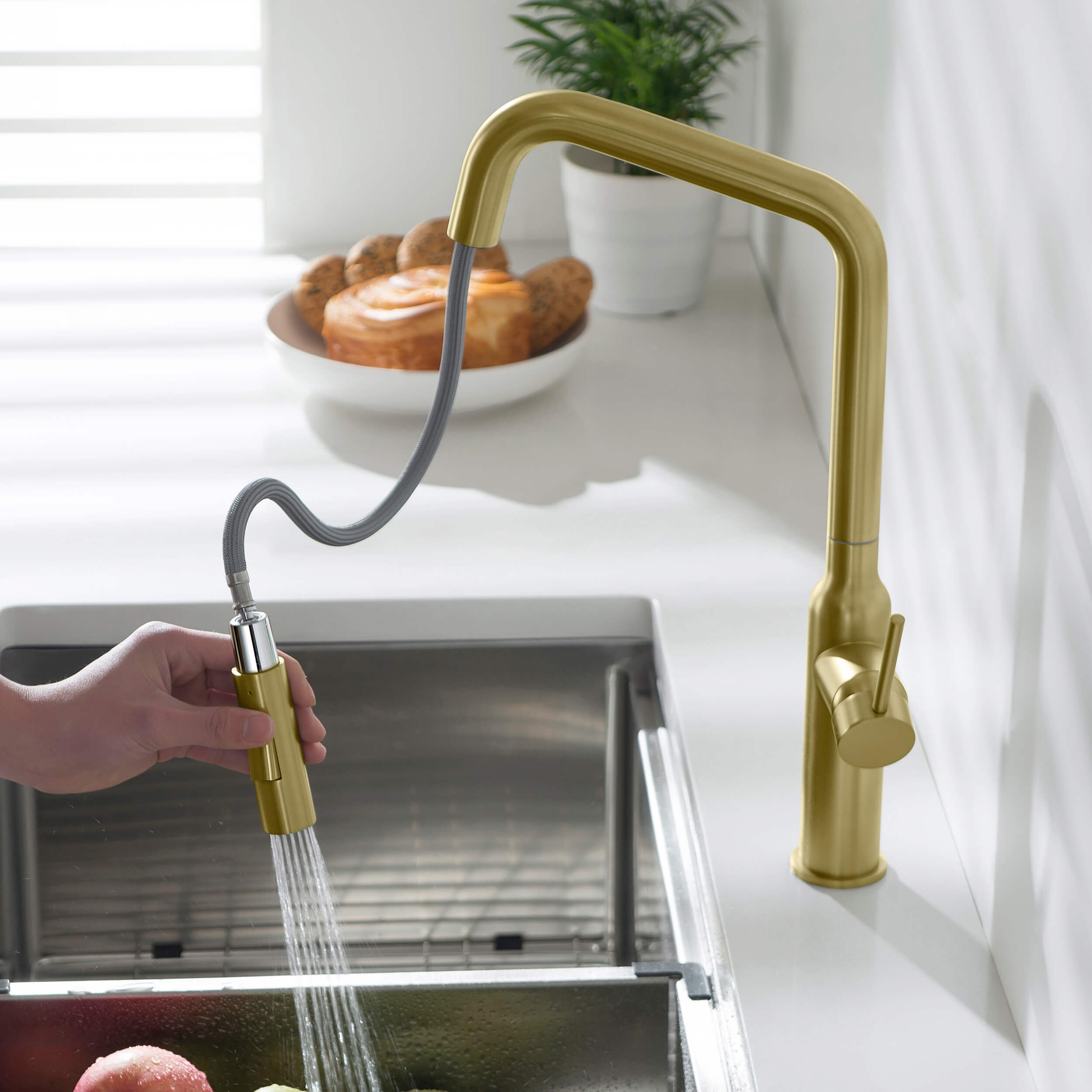 Macon Single Handle Pull Down Kitchen Sink Faucet - KKF2007