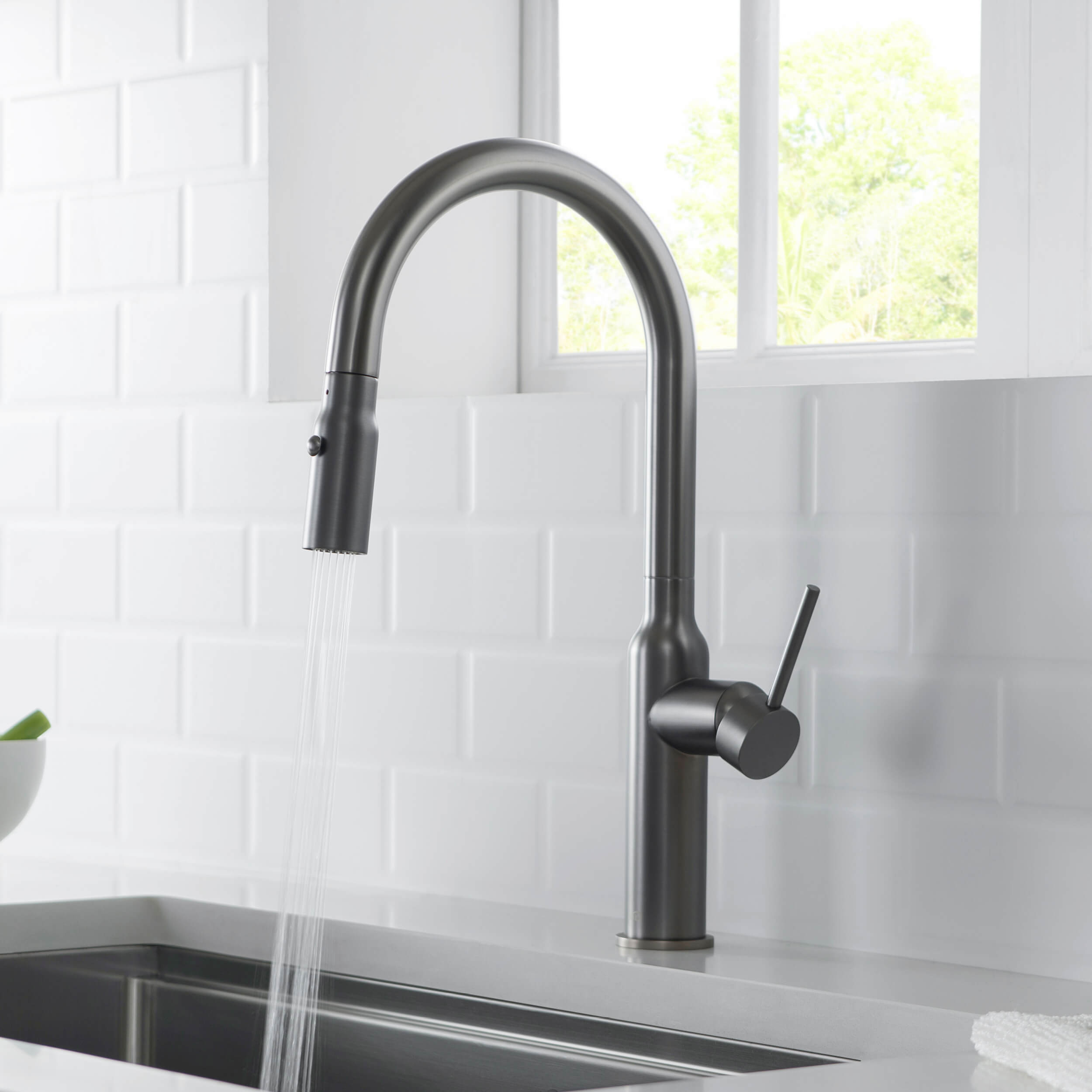 Hilo Single Handle Pull Down Kitchen Sink Faucet - KKF2008