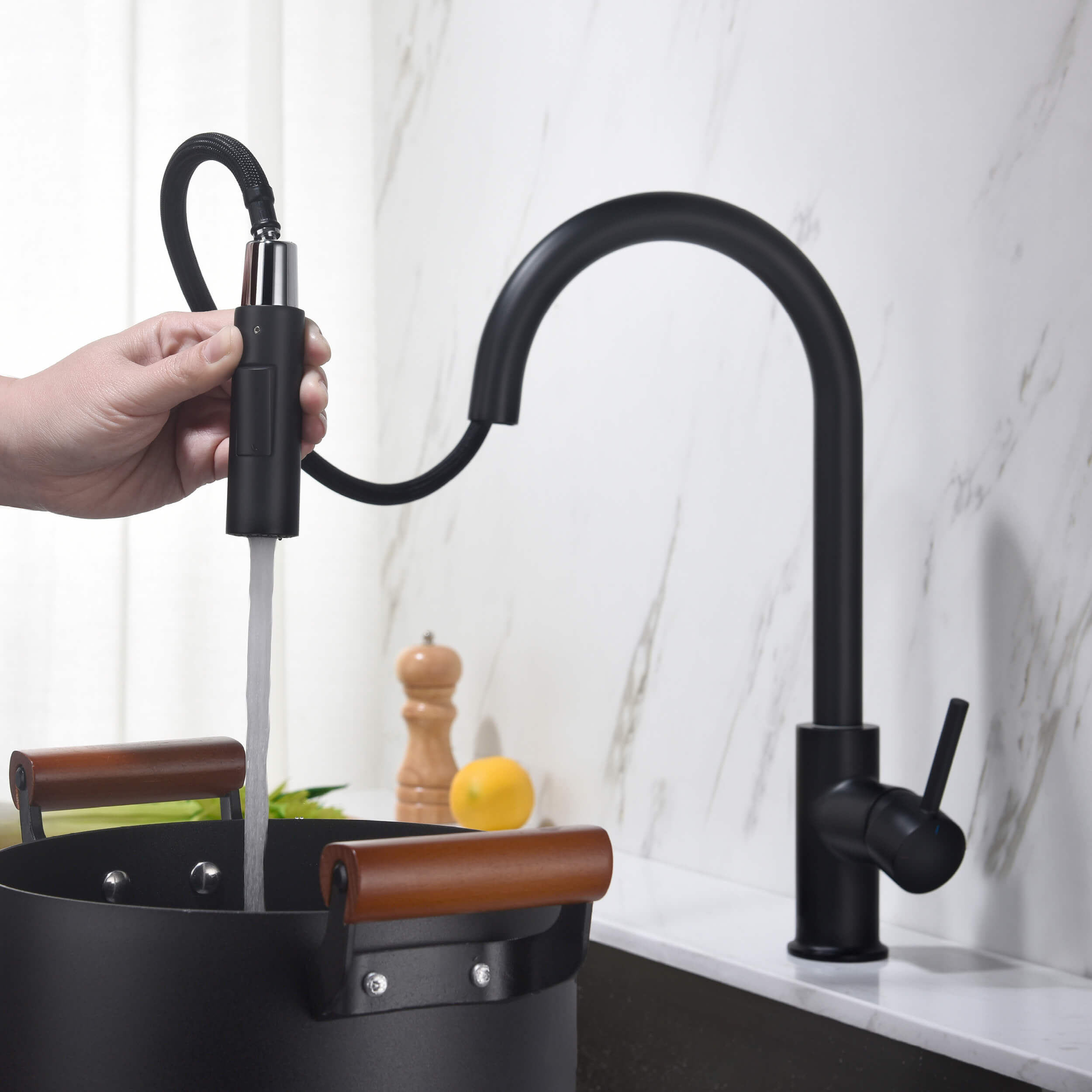 Circular Single Handle Pull Down Kitchen Faucet - KKF2013